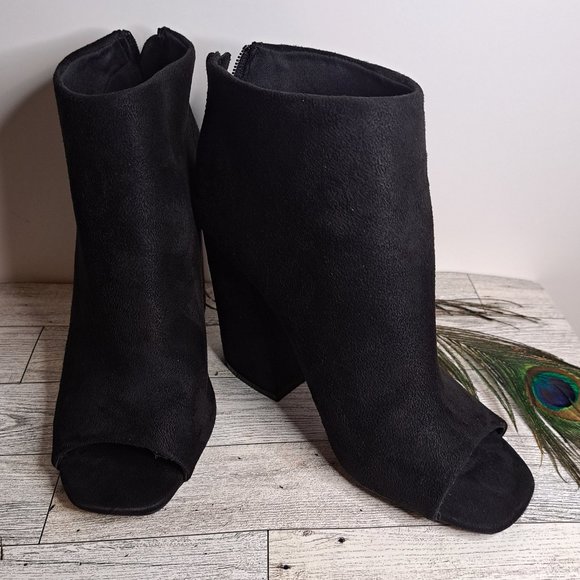 Qupid Shoes - QUPID CAGE-19 BLACK STRETCH SUEDE PEEP TOE BOOTIE